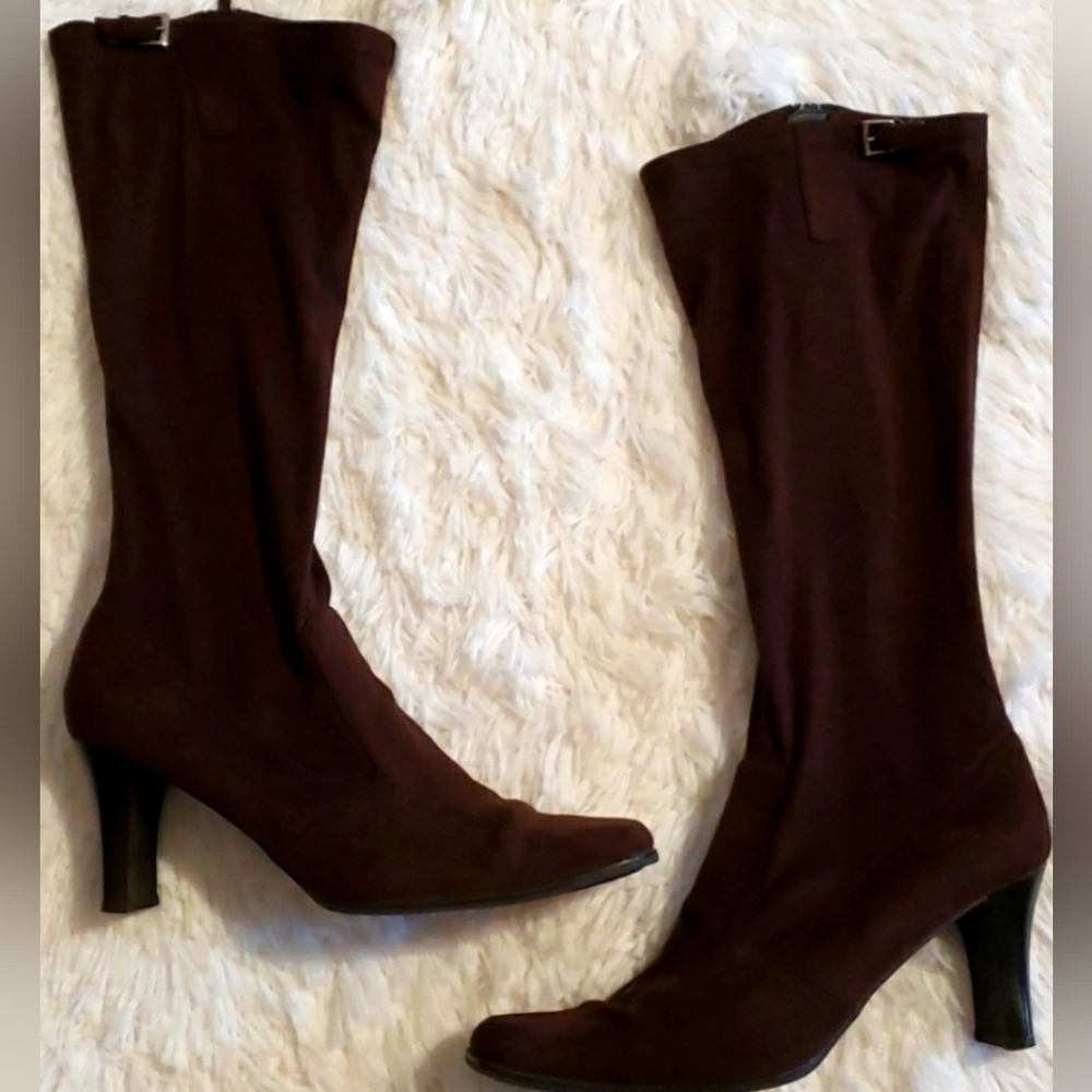 STYLISH CHOCOLATE BROWN BOOTS